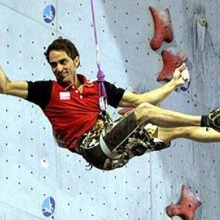 آتش نشانی نیشابور - قهرمانی آتش نشان نیشابوری در مسابقات سنگنوردی کشور