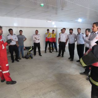 آتش نشانی نیشابور - آموزش تخصصی آبرسانی در ساختمانهای بلند برگزار شد