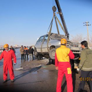 آتش نشانی نیشابور - بی احتیاطی دو راننده باعث تصادف شد