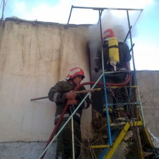 آتش نشانی نیشابور - نزاع خواهر وبرادر به آتش سوزی انجامید