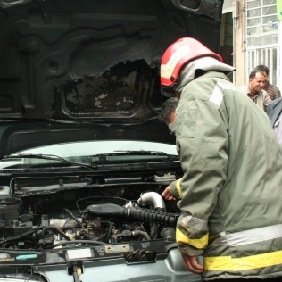 آتش نشانی نیشابور - آتش سوزی خودرو سواری