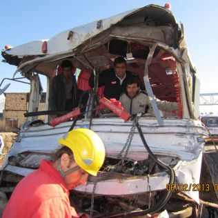 آتش نشانی نیشابور - تصادف اتوبوس با کامیون