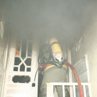 آتش نشانی نیشابور - نشت گاز باعث آتش سوزی در یک منزل مسکونی شد