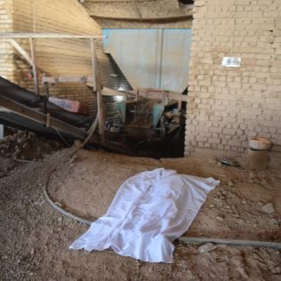 آتش نشانی نیشابور - مرگ دلخراش یک کودک در داخل دستگاه کوره آجر پزی