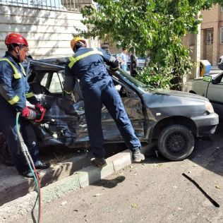 آتش نشانی نیشابور - تصادف شدید پراید و پژو