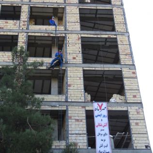 آتش نشانی نیشابور - مانور امداد و نجات  در ارتفاع  آتش نشانی نیشابور برگزار شد