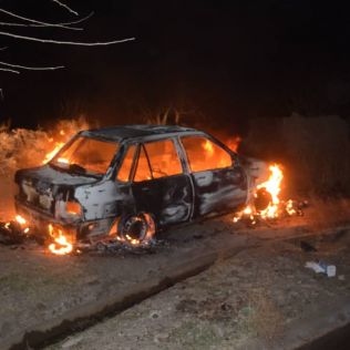 آتش نشانی نیشابور - آتش کینه پراید را کاملاً سوزاند