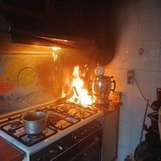 آتش نشانی نیشابور - نشت گاز موجب آتش‌سوزی شد