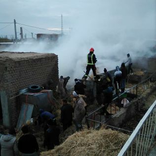آتش نشانی نیشابور - آتش سوزی پرس کاه در دامداری روستایی