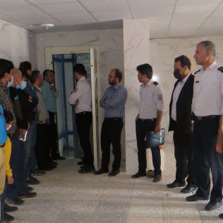 آتش نشانی نیشابور - کارگاه آموزشی نجات آسانسور برای آتش نشانان