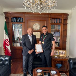 آتش نشانی نیشابور - آتش نشان نیشابوری قهرمان 74 کیلو گرم کشتی مسابقات آتش نشانان جهان شد  