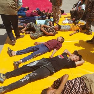 آتش نشانی نیشابور - آموزش آوار برداری در رزمایش امدادو نجات توسط همکاران آتش نشانی نیشابور در روستای میرآباد که توسط گرد