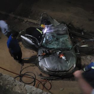 آتش نشانی نیشابور - ‏واژگونی خودرو سواری در بلوار شهید شوشتری