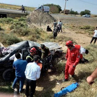 آتش نشانی نیشابور - به گزارش روابط عمومی سازمان آتش نشانی وخدمات ایمنی شهرداری نیشابور واژگونی خودرو پژو در مقابل رستور آتش نشانی نیشابور - به گزارش روابط عمومی سازمان آتش نشانی وخدمات ایمنی شهرداری نیشابور واژگونی خودرو پژو در مقابل رستور