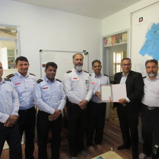 آتش نشانی نیشابور - آتش نشان نیشابوری کودکی را از مرگ نجات داد 