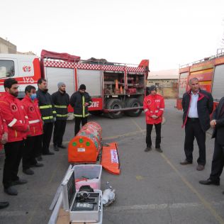 آتش نشانی نیشابور - بازدید مدیرکل پدافند غیرعامل استان از تجهیزات مقابله با مواد شیمیایی خطرناک آتش نشانی نیشابور