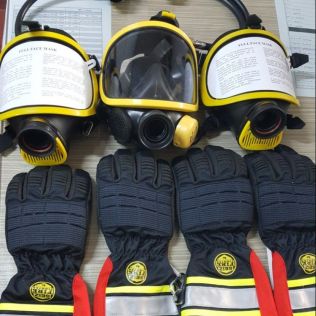 آتش نشانی نیشابور - خرید جدیدترین تجهیزات حفاظت فردی برای تمامی نیروهای عملیاتی سازمان آتش نشانی نیشابور