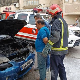 آتش نشانی نیشابور - عملکرد به موقع آتش نشانان از سوختن یکدستگاه خودرو پروتون جلوگیری کرد