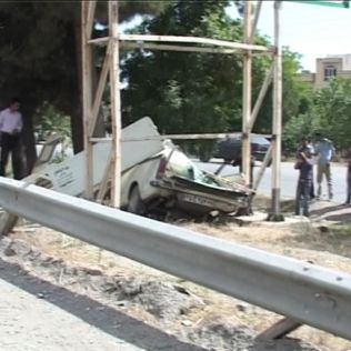 آتش نشانی نیشابور - برخورد وانت با تابلو راهنما