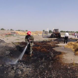 آتش نشانی نیشابور - سرعت عمل آتش نشانان جلو شعله های آتش را گرفت