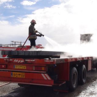 آتش نشانی نیشابور - آتش سوزی تریلی شمش آهن