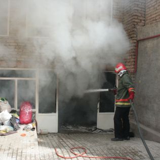 آتش نشانی نیشابور - نقص فنی آبگرمکن دیواری باعث آتش سوزی شد