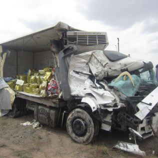 آتش نشانی نیشابور - تصادف تریلر با تانکر