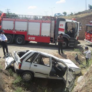 آتش نشانی نیشابور - واژگونی خودرو پراید