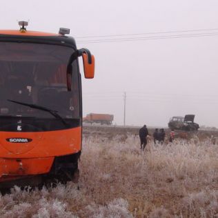 آتش نشانی نیشابور - آتش گرفتن لاستیک اتوبوس