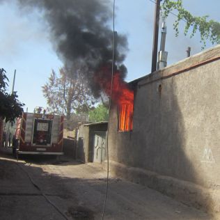 آتش نشانی نیشابور - آتش سوزی منزل مسکونی