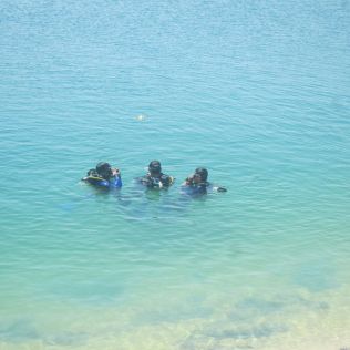 آتش نشانی نیشابور - مانور غواصی توسط غواصان آتش نشان