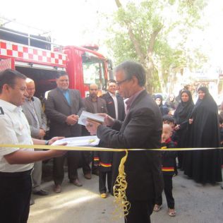 آتش نشانی نیشابور - استقبال خوب مردم و مسئولین از کارگاه آموزشی و پایگاه مشاوره ایمنی 