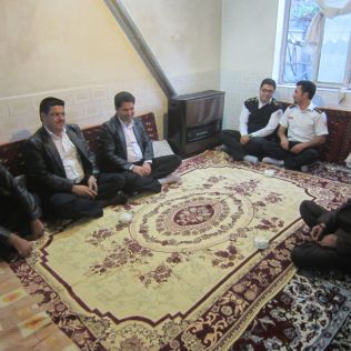 آتش نشانی نیشابور - دیدار مدیر عامل سازمان با خانواده شهدای آتش نشان