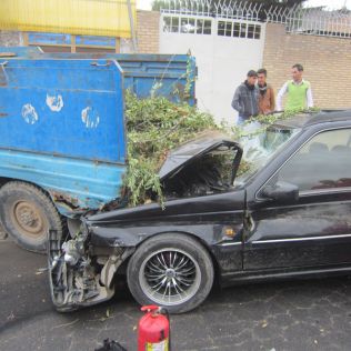 آتش نشانی نیشابور - برخورد سه خودرو در بلوار آموزگار