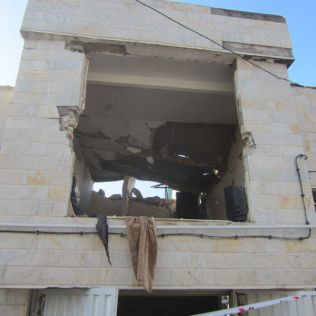 آتش نشانی نیشابور - انفجار گاز یک منزل مسکونی را ویران کرد