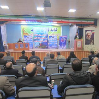 آتش نشانی نیشابور - شاعران نیشابور در هفتمین ایستگاه قطار دلتنگی اشعار خود را تقدیم شهدای آتش نشان کردند