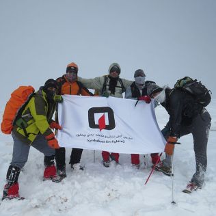 آتش نشانی نیشابور - صعود تیم آتش نشانی نیشابور به قله سوقند