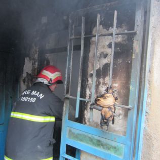 آتش نشانی نیشابور - آتش سوزی منزل مسکونی