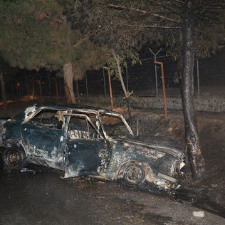 آتش نشانی نیشابور - آتش سوزی خودرو پیکان