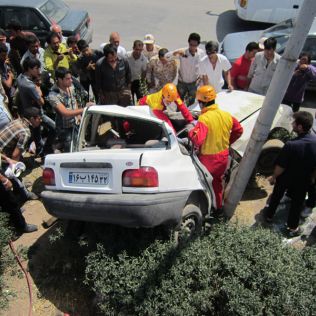 آتش نشانی نیشابور - سرعت زیاد خودرو پراید حادثه ساز شد