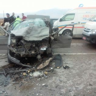 آتش نشانی نیشابور - تصادف پراید و آردی جان دو نفر را گرفت