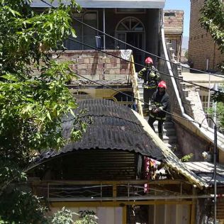 آتش نشانی نیشابور - جوشکاری باز هم موجب آتش سوزی شد .