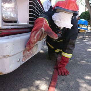 آتش نشانی نیشابور - برگزاری آموزش های ضمن خدمت با هدف افزایش سطح دانش و مهارت آتش نشانان نیشابور 