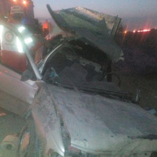 آتش نشانی نیشابور - واژگونی پژو  ۴ مسافر را روانه بیمارستان کرد