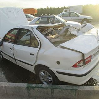 آتش نشانی نیشابور - انفجار خودرو سمند در اثر نشت گاز