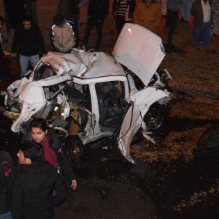 آتش نشانی نیشابور - تصادف شدید خودرو هیوندا با دو دستگاه  پراید