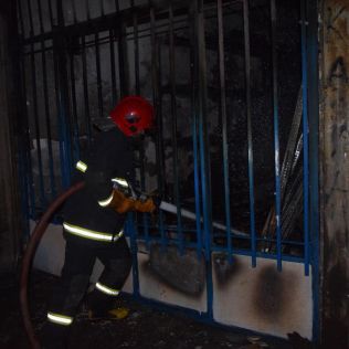 آتش نشانی نیشابور - آتش سوزی در تعمیرگاه موتور سازی