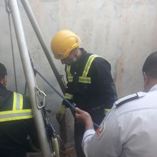 آتش نشانی نیشابور - مرگ مقنی در اثر ریزش چاه