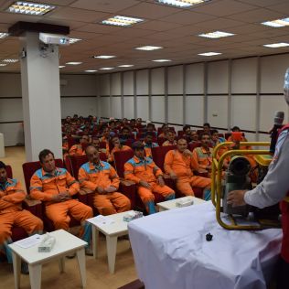 آتش نشانی نیشابور - دوره آموزشی آشنایی با موتور پمپ های روبین برای نیروهای ستاد بحران شهرداری برگزار شد