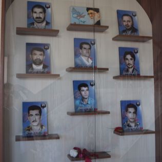 آتش نشانی نیشابور - جایگاه تصاویر شهدای آتش نسانی ورودی استگاه یک